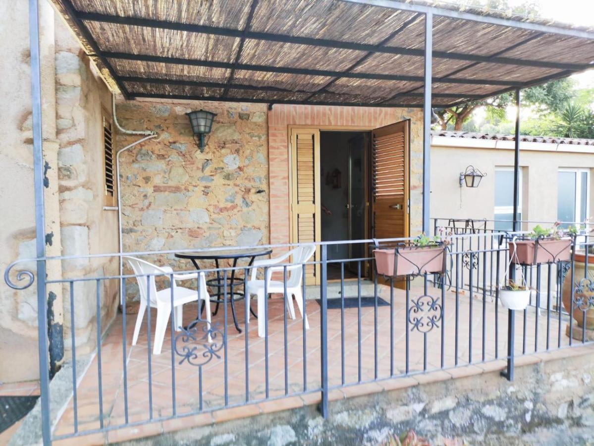 A Casa Di Peppino Villa Greco Тиндари Екстериор снимка