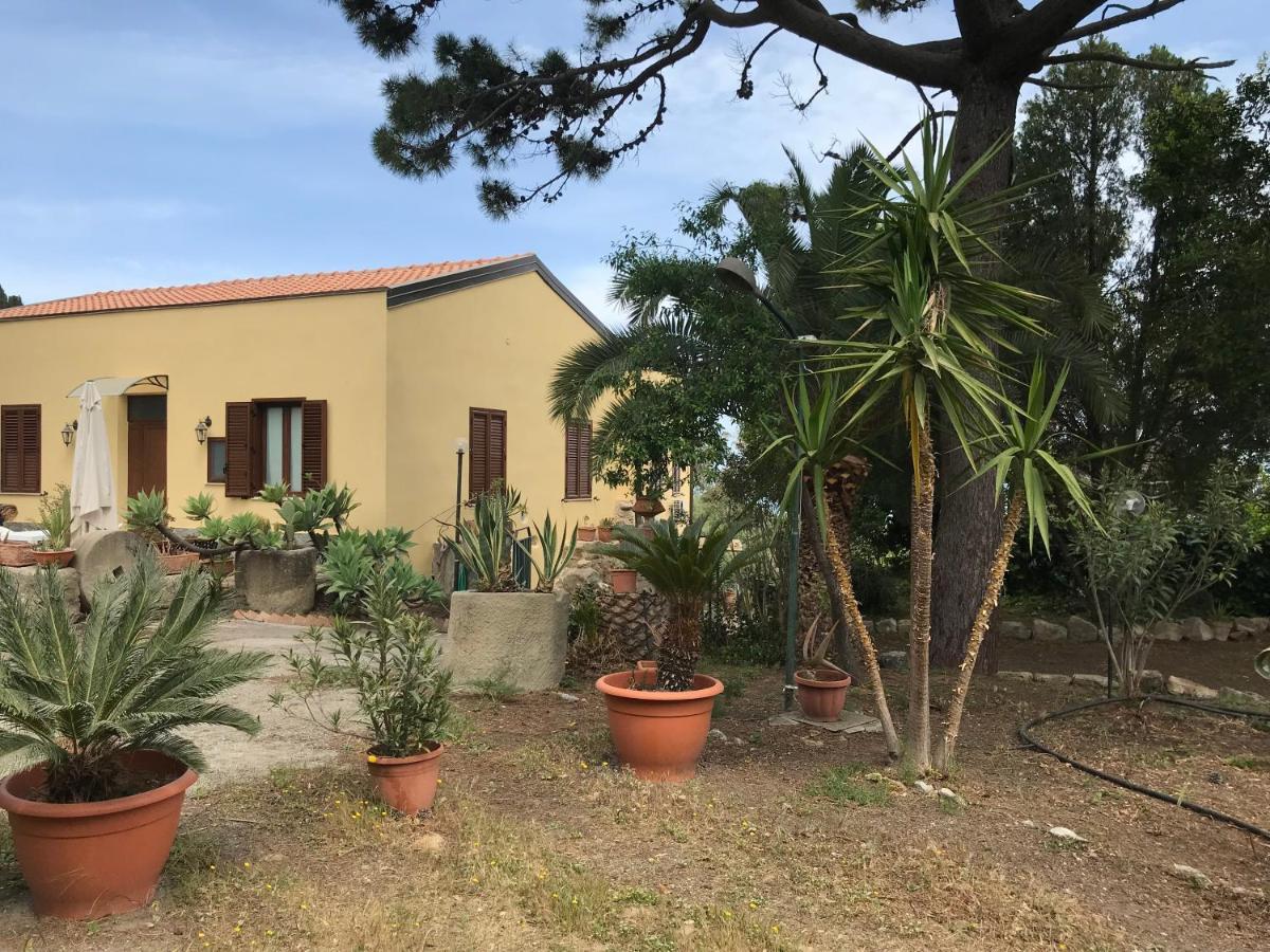 A Casa Di Peppino Villa Greco Тиндари Екстериор снимка